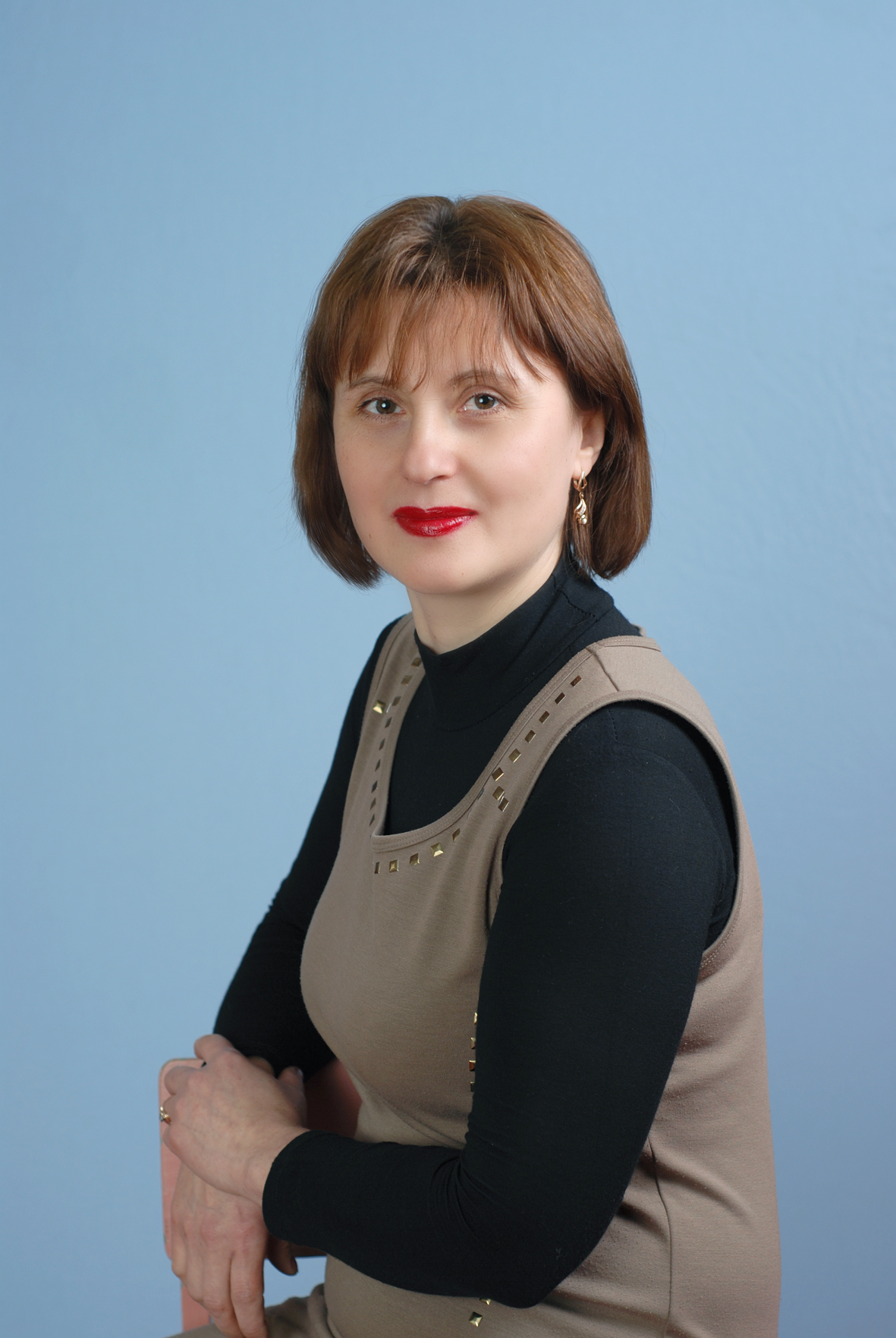 Азизова Елена Ивановна.